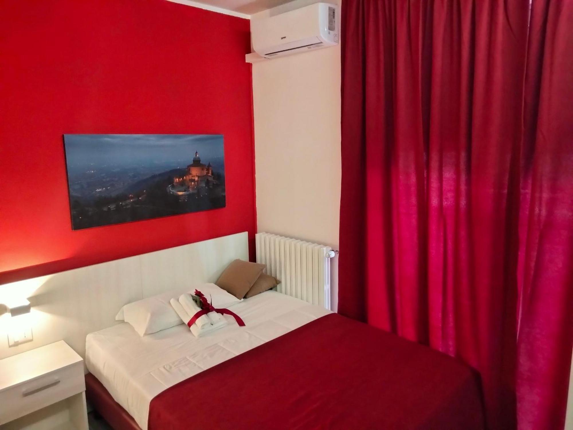 Bed End Breakfast Mary'S Tower Ξενοδοχείο Μπολόνια Δωμάτιο φωτογραφία